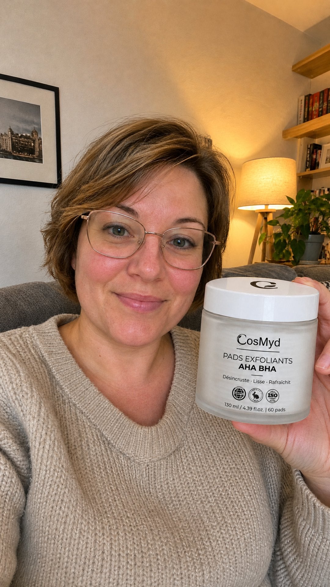 Laura avec son pot de pads COSMYD